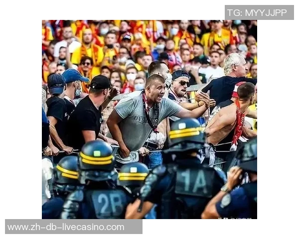 英格兰足球流氓的兴起与衰落：从激情到暴力的历史探讨